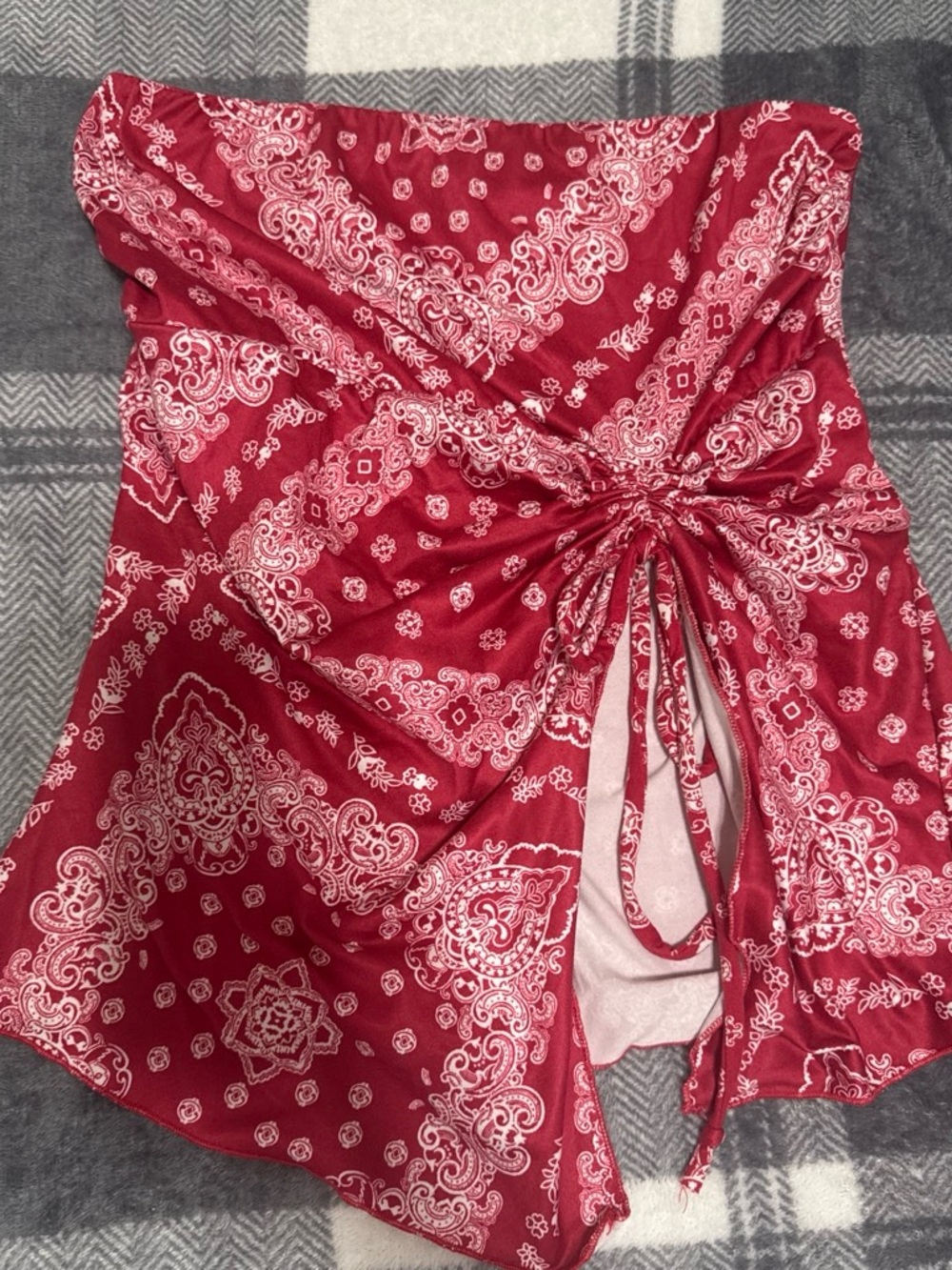 Women’s Red Bandana-Print Ruched Strapless Crop Top